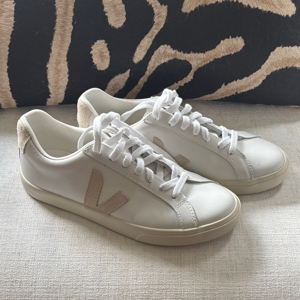 Veja Women's Cream and White Sneakers